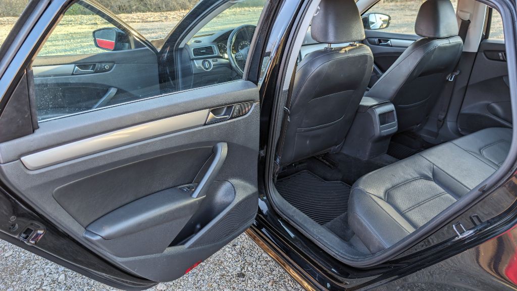 2014 Volkswagen Passat Image 9