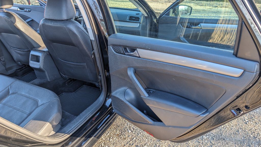 2014 Volkswagen Passat Image 11