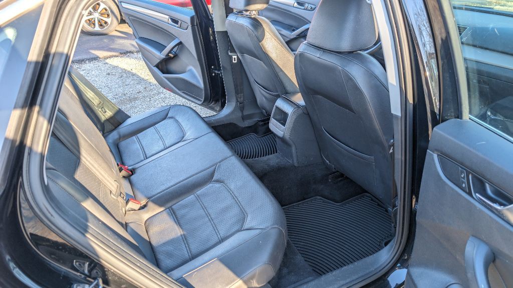 2014 Volkswagen Passat Image 12