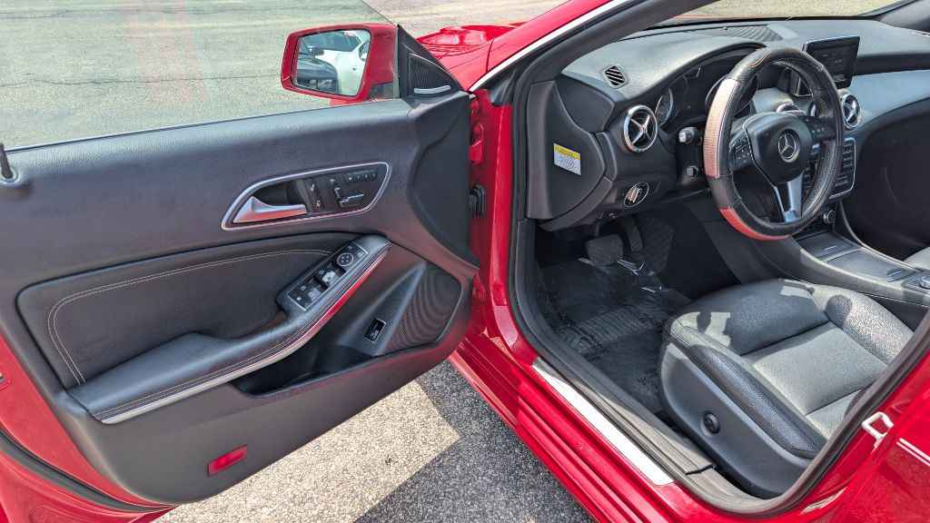 2014 Mercedes-Benz CLA-Class Image 7