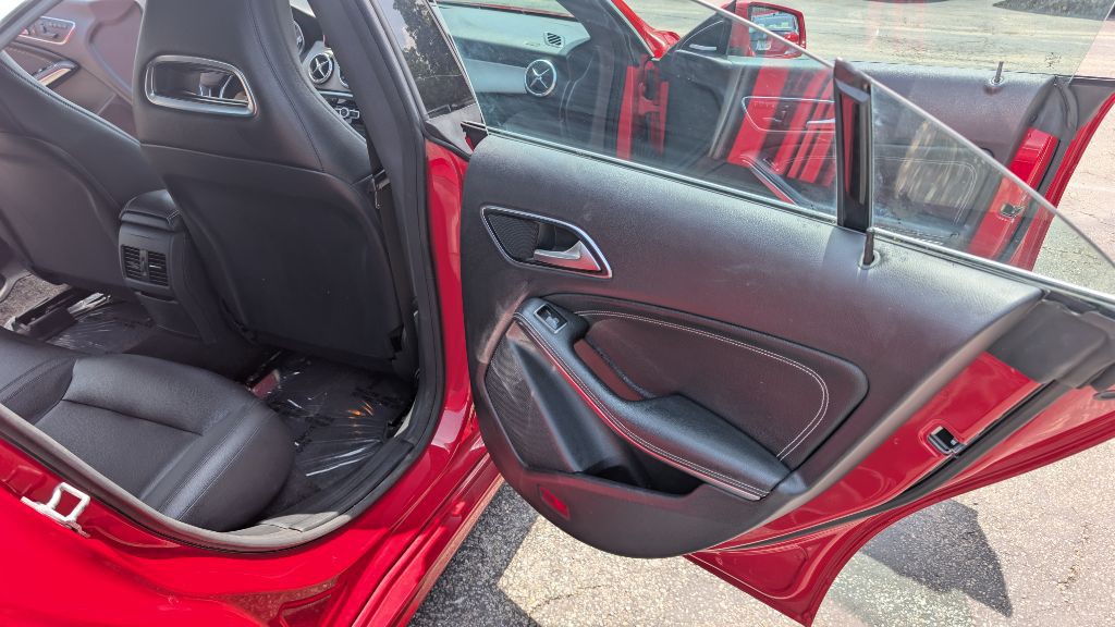 2014 Mercedes-Benz CLA-Class Image 10