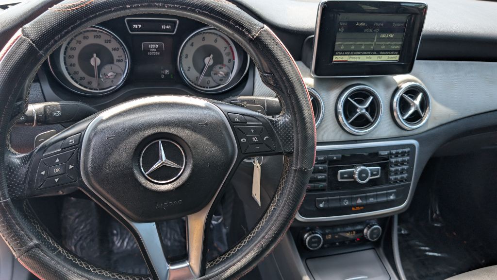 2014 Mercedes-Benz CLA-Class Image 14