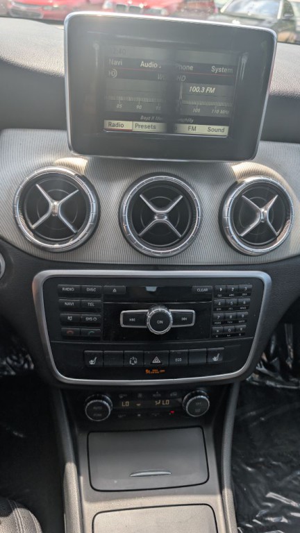 2014 Mercedes-Benz CLA-Class Image 16