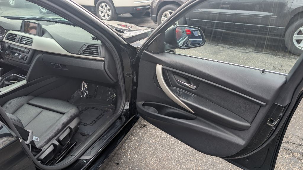 2015 BMW 3 Series Image 10
