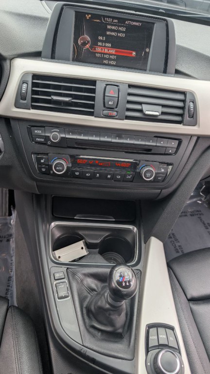 2015 BMW 3 Series Image 17