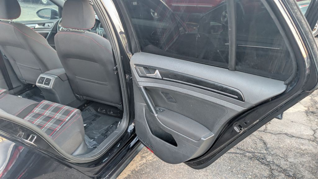 2016 Volkswagen GTI Image 7
