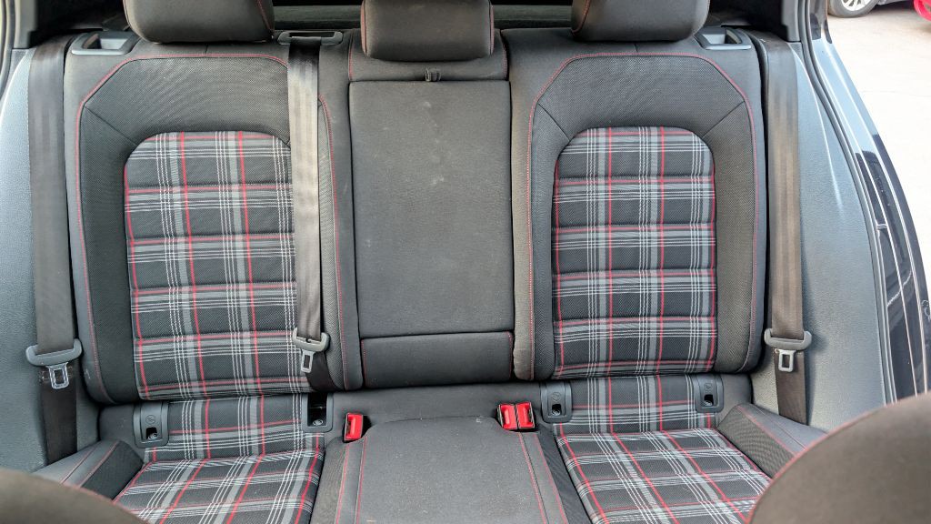 2016 Volkswagen GTI Image 10
