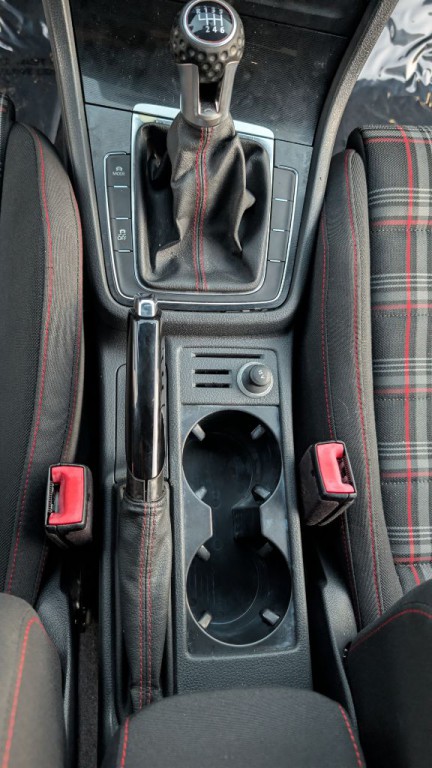 2016 Volkswagen GTI Image 13