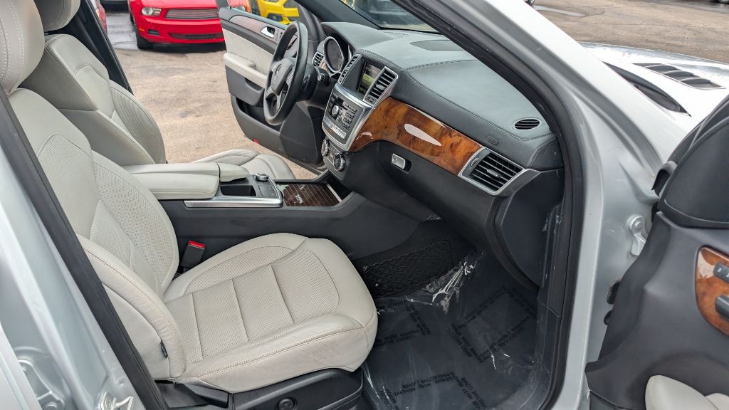 2016 Mercedes-Benz GL-Class Image 13