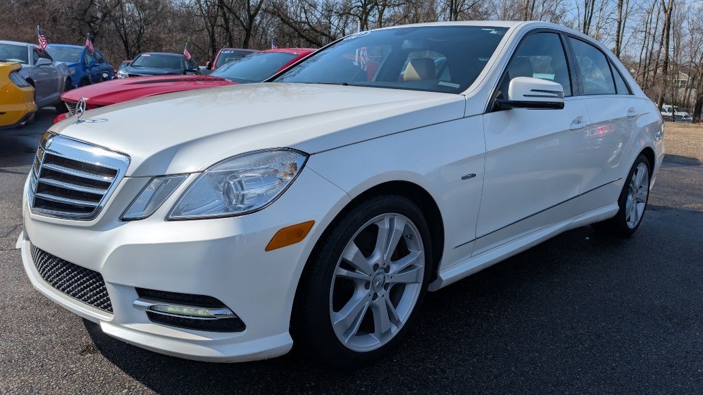 2012 Mercedes-Benz E-Class Image 3