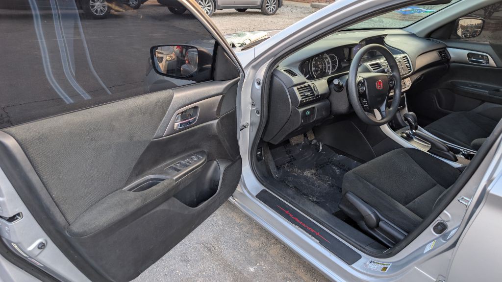 2013 Honda Accord Image 8