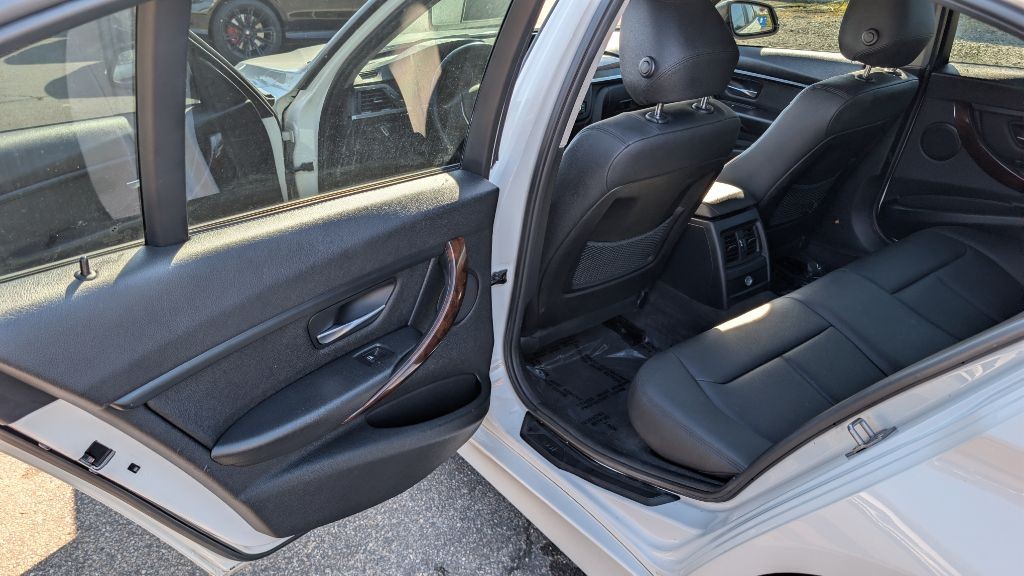 2015 BMW 3 Series Image 7
