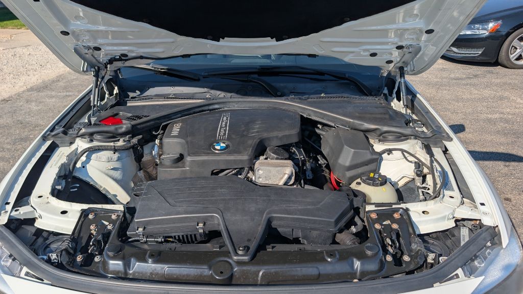 2015 BMW 3 Series Image 19