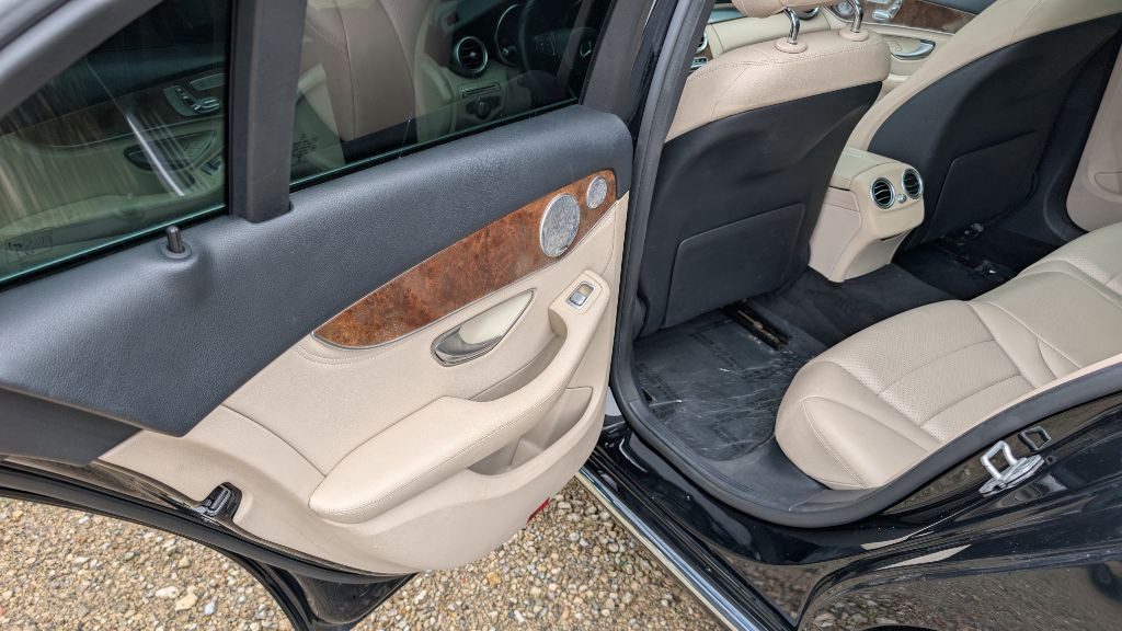 2015 Mercedes-Benz C-Class Image 8