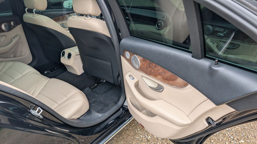 2015 Mercedes-Benz C-Class Image 10