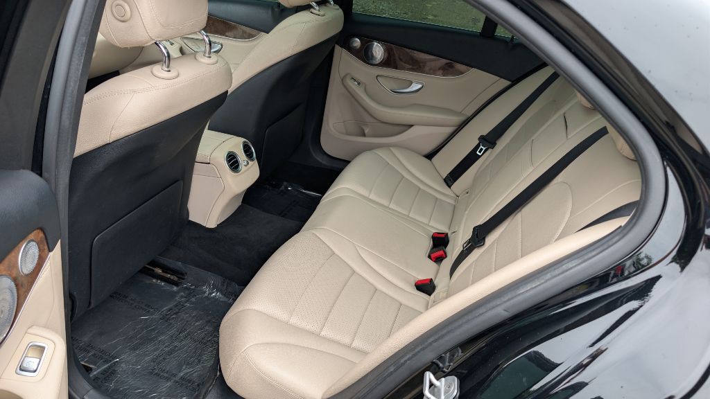 2015 Mercedes-Benz C-Class Image 11