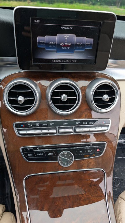 2015 Mercedes-Benz C-Class Image 17