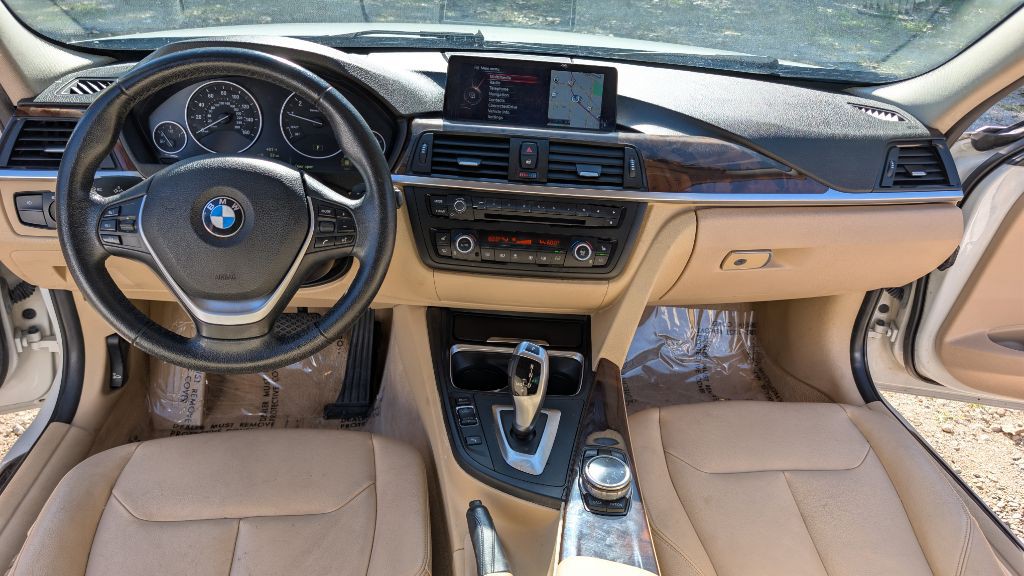 2015 BMW 3 Series Image 14
