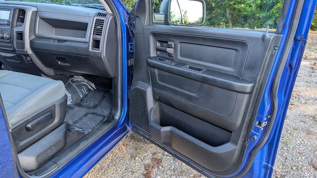 2017 RAM 1500 Image 9