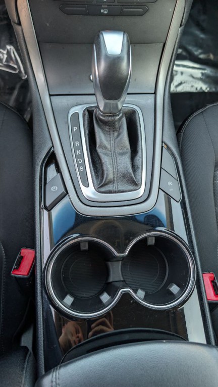 2018 Ford Edge Image 18