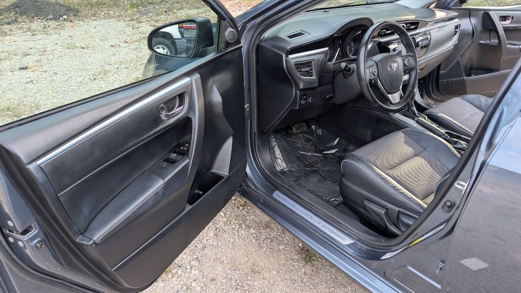 2015 Toyota Corolla Image 7