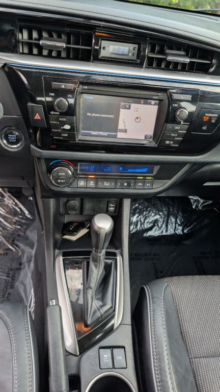 2015 Toyota Corolla Image 13