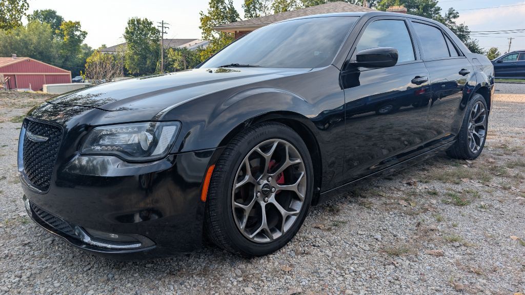 2017 Chrysler 300 Image 3