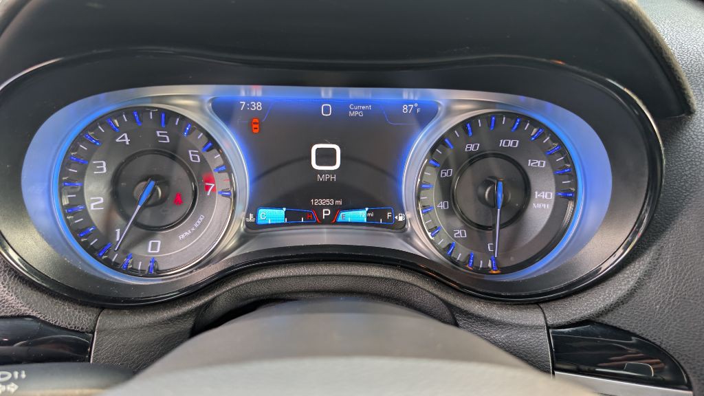 2017 Chrysler 300 Image 16