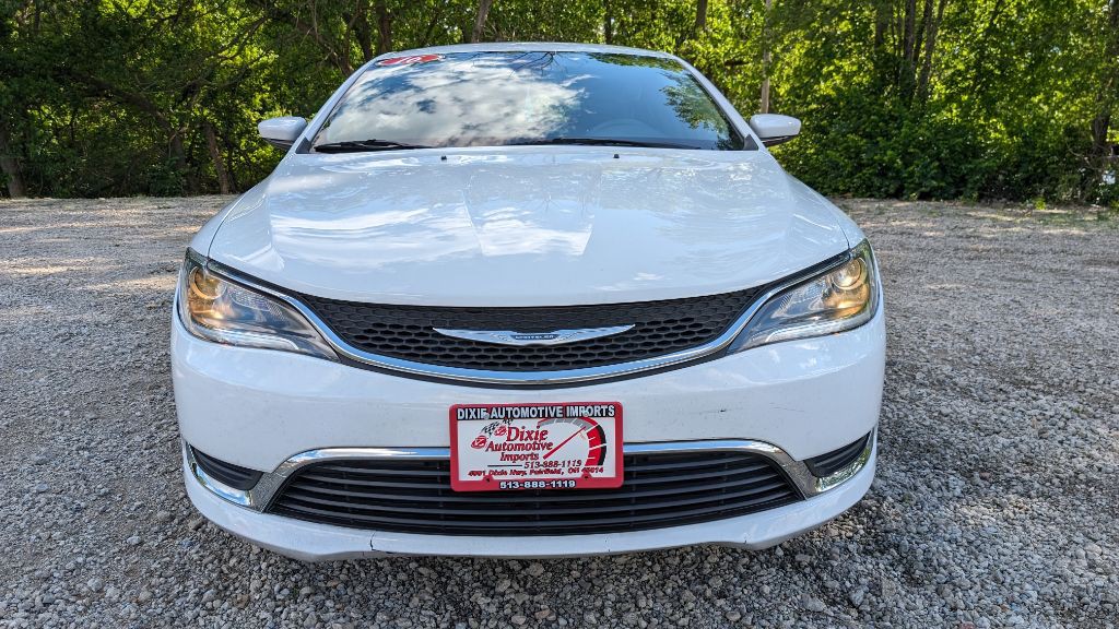 2016 Chrysler 200 Image 2