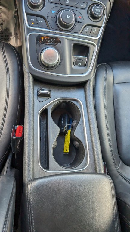 2016 Chrysler 200 Image 17