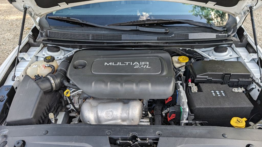 2016 Chrysler 200 Image 19