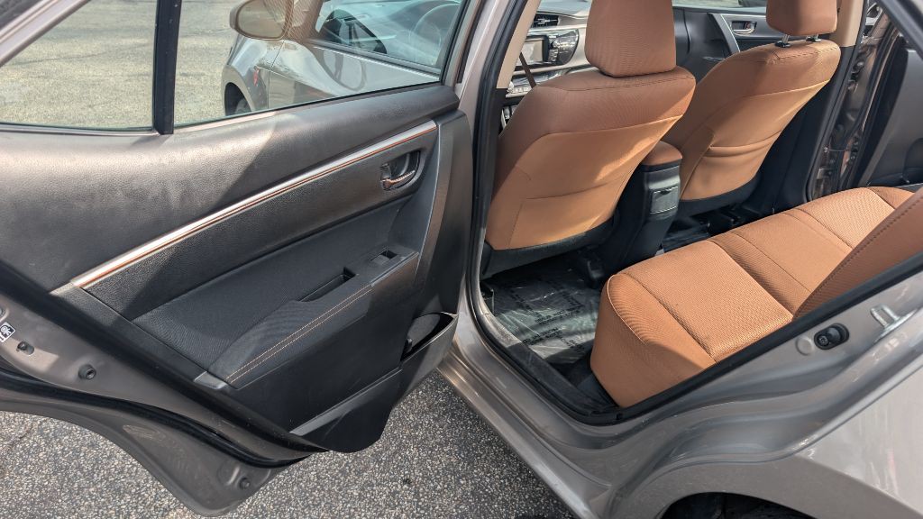 2015 Toyota Corolla Image 8