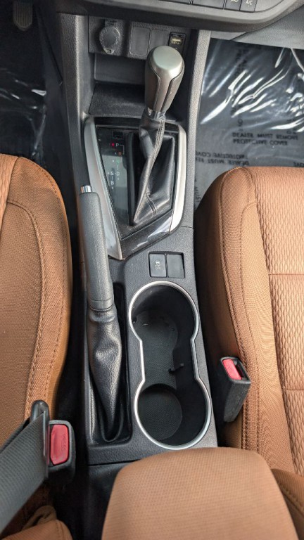 2015 Toyota Corolla Image 18