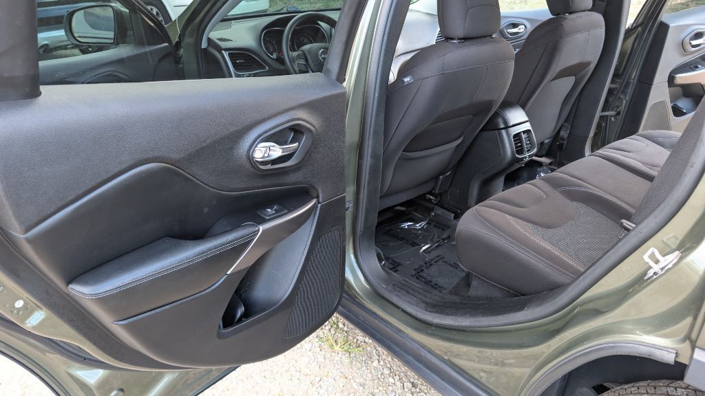 2019 Jeep Cherokee Image 8