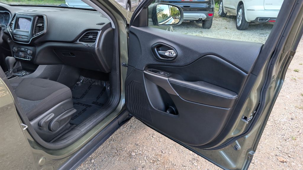 2019 Jeep Cherokee Image 9