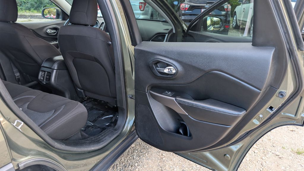 2019 Jeep Cherokee Image 10