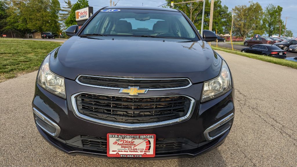 2015 Chevrolet Cruze Image 2