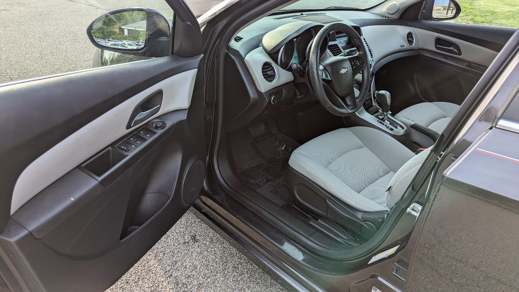 2015 Chevrolet Cruze Image 8