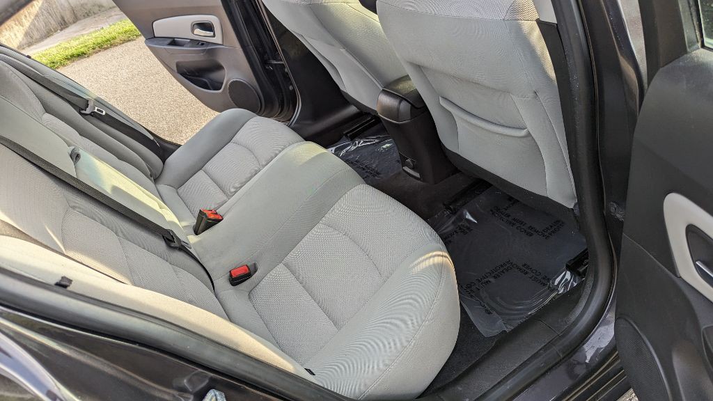 2015 Chevrolet Cruze Image 12