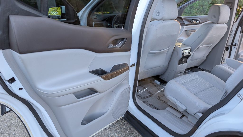 2021 GMC Acadia Image 8