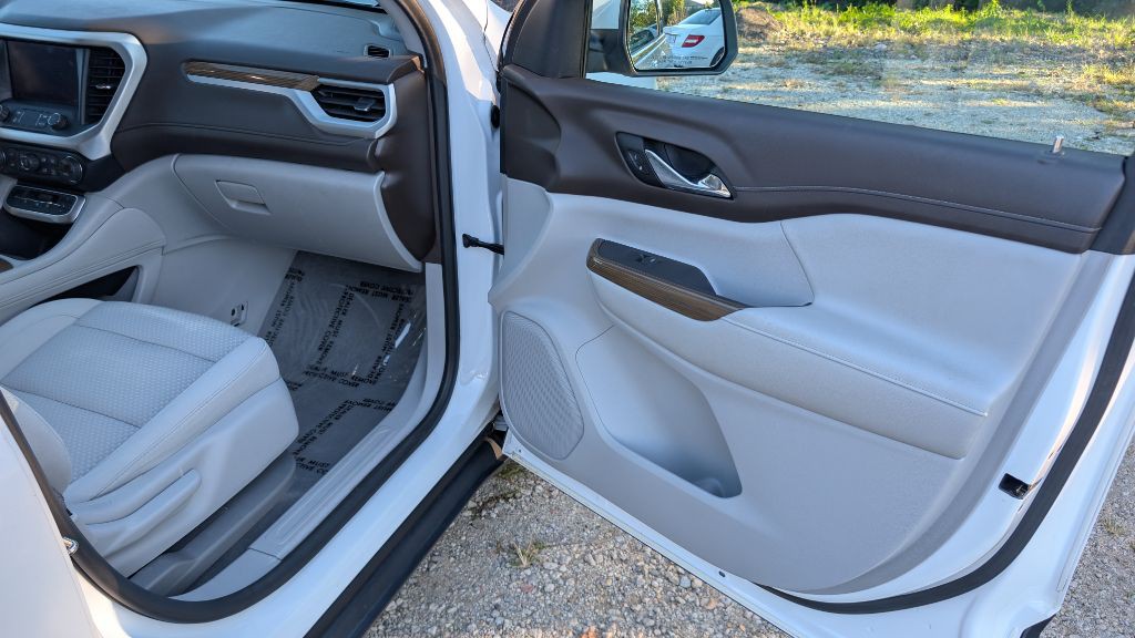 2021 GMC Acadia Image 9