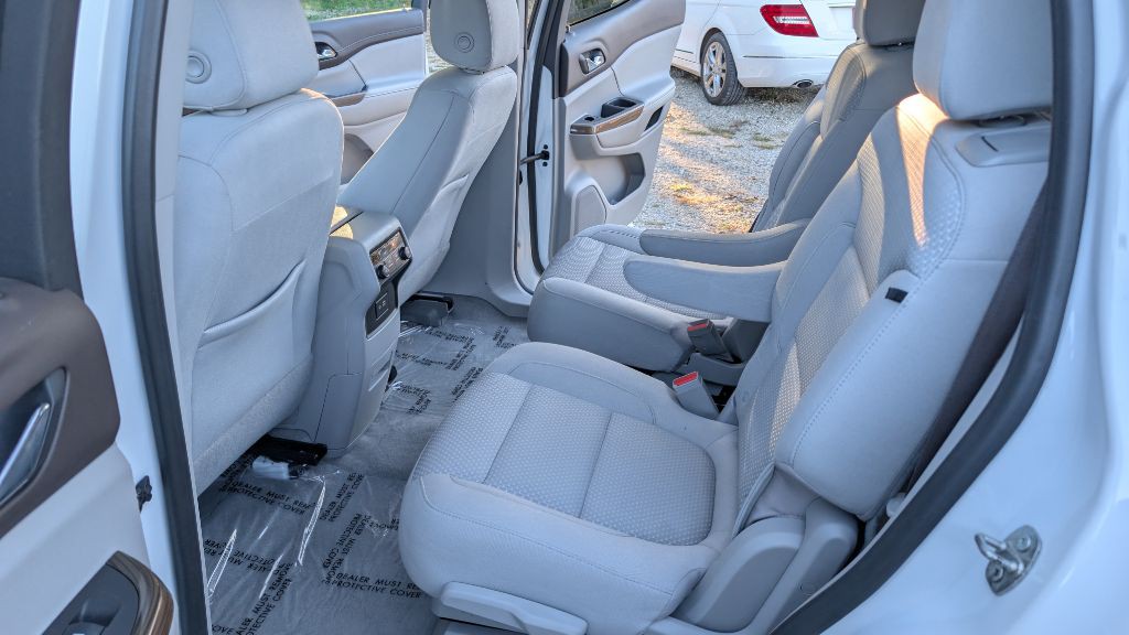 2021 GMC Acadia Image 12