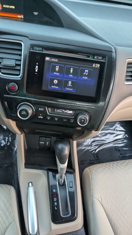 2015 Honda Civic Image 17