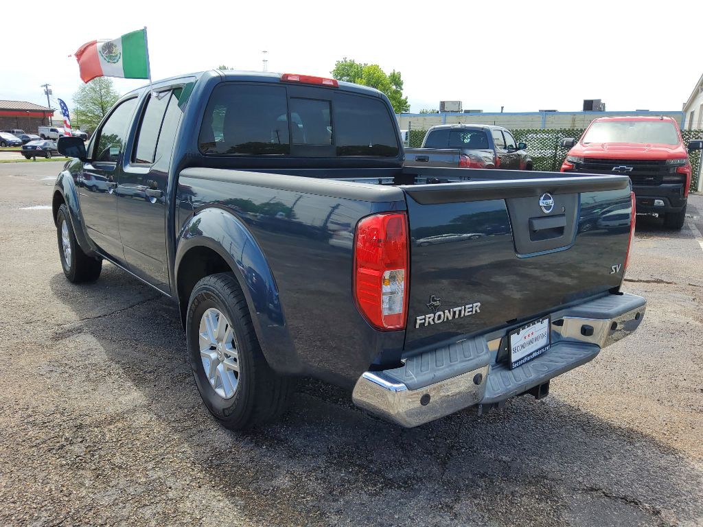 2015 Nissan Frontier Image 2