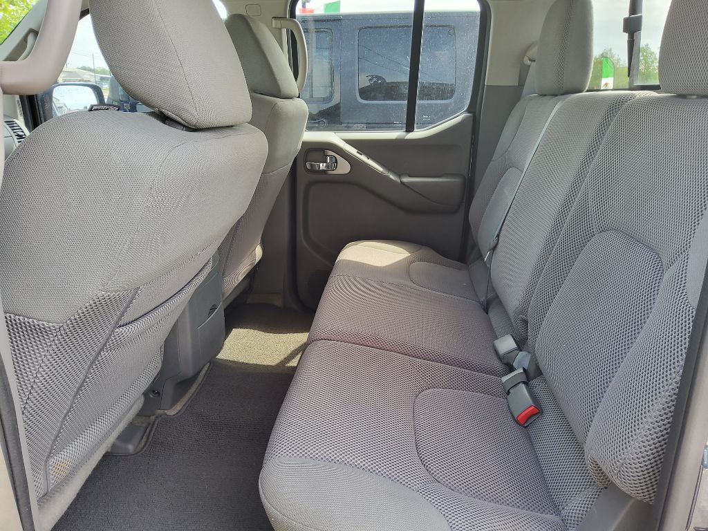 2015 Nissan Frontier Image 6