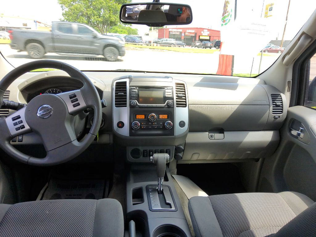 2015 Nissan Frontier Image 8