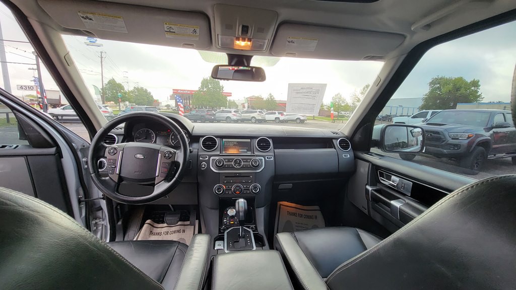 2011 Land Rover LR4 Image 8