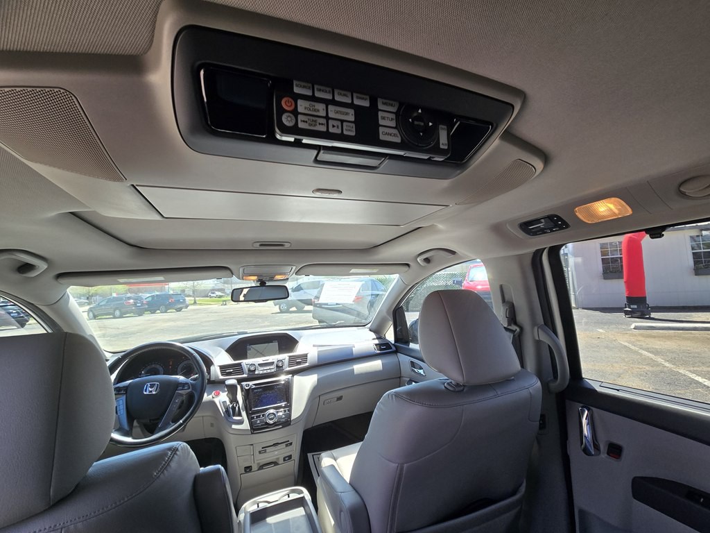 2015 Honda Odyssey Image 8