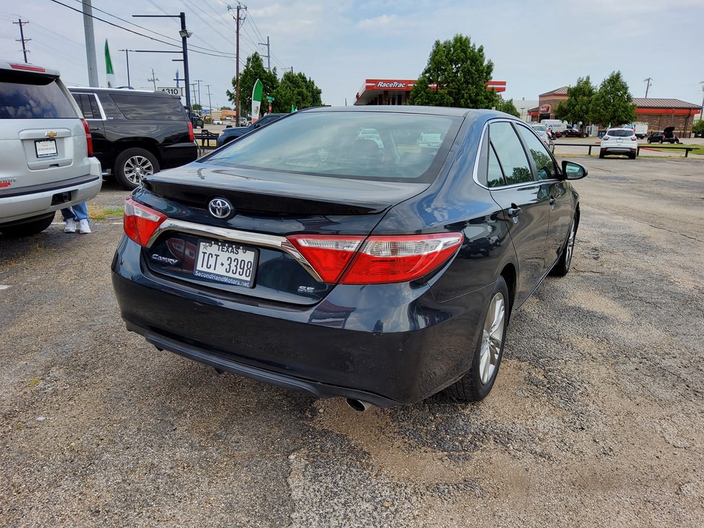 2015 Toyota Camry Image 4