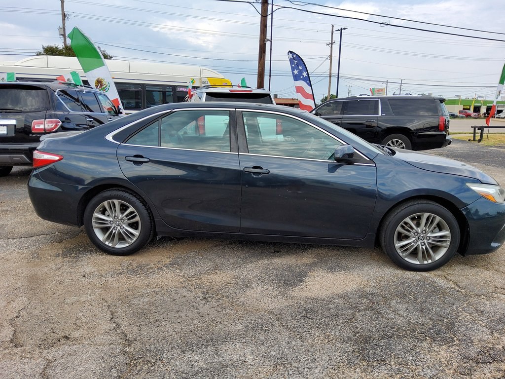2015 Toyota Camry Image 6